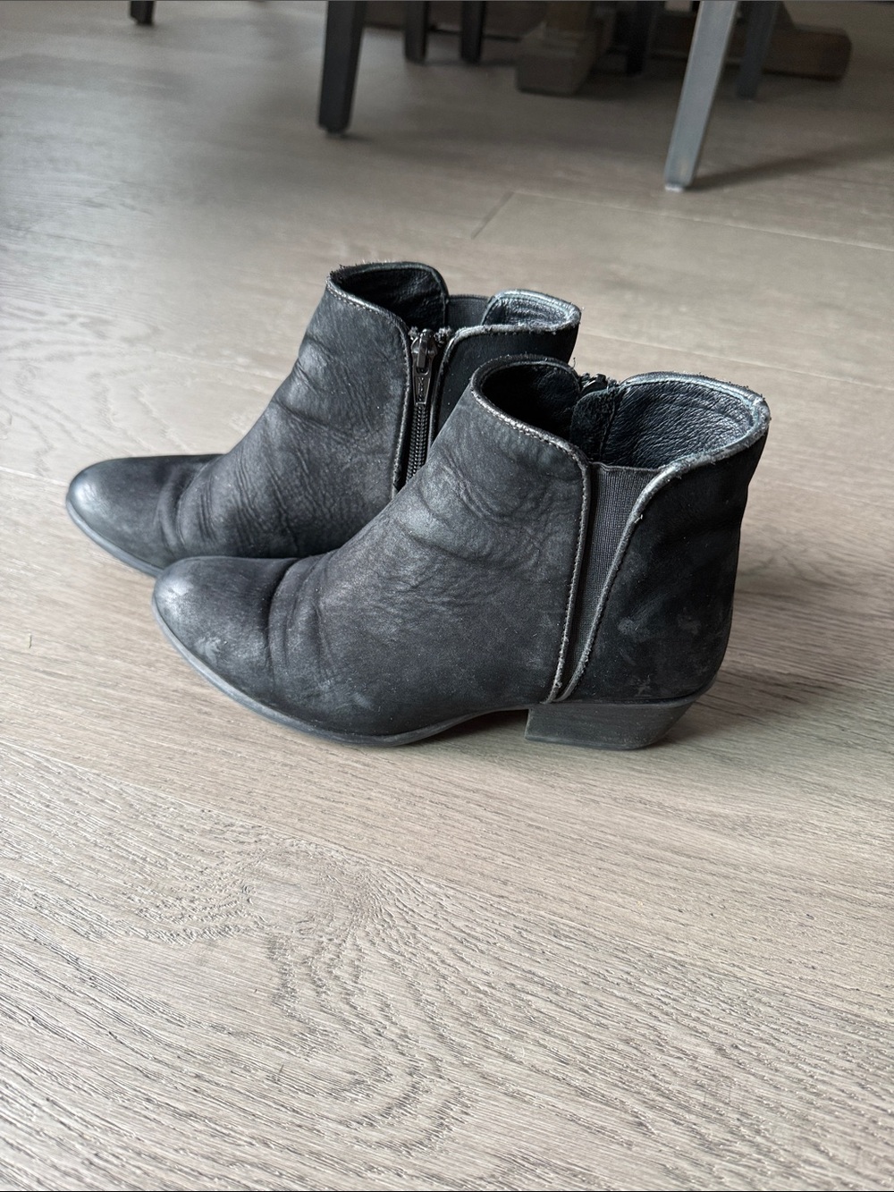 Steve Madden Black Leather Ankle Booties with Side Zip
